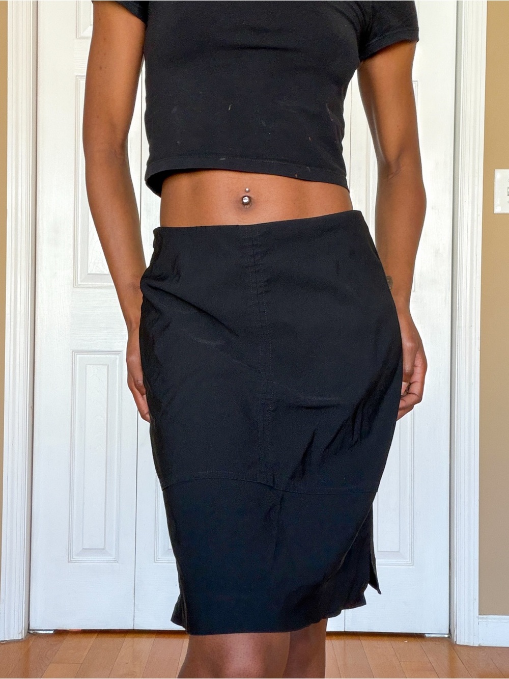 Women's Black Knee-Length Straight Skirt
